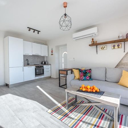 Izabela Apartment With Swimming Pool Babino Polje 外观 照片